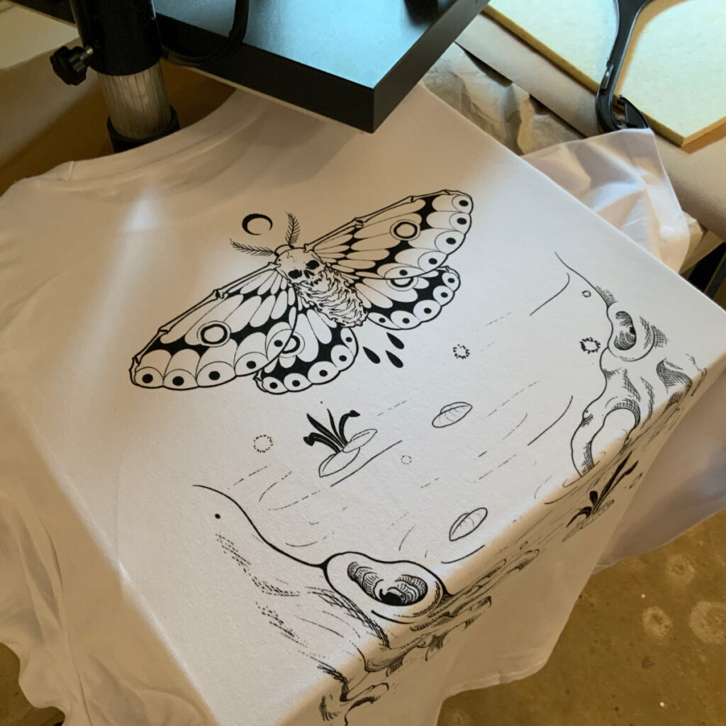 Moth /// Shirt /// White